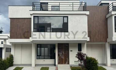 CASA DE VENTA POR ESTRENAR TUMBACO CERCA VIÑA ALTA
