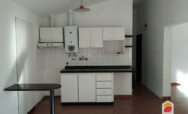 Casa en alquiler c/ cochera en Villa Allende