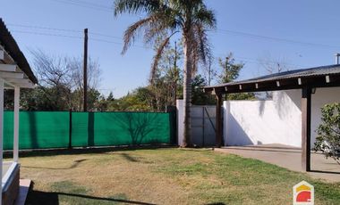 Casa en alquiler c/ cochera en Villa Allende