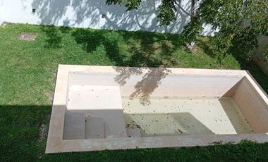 Casa en Venta dentro de Privada con Amenidades, ubicada en Conkal Yucatán
