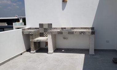 CASA EN VENTA CON RECÁMARA ABAJO EN PARQUE QUERÉTARO  LOMAS DE ANGELÓPOLIS