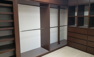 CASA EN VENTA CON RECÁMARA ABAJO EN PARQUE QUERÉTARO  LOMAS DE ANGELÓPOLIS