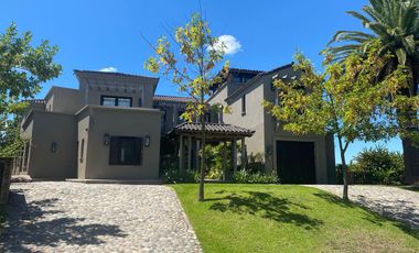 Casa en  Castores, Nordelta.