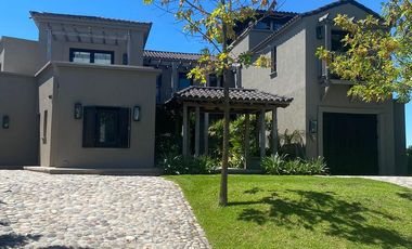 Casa en  Castores, Nordelta.