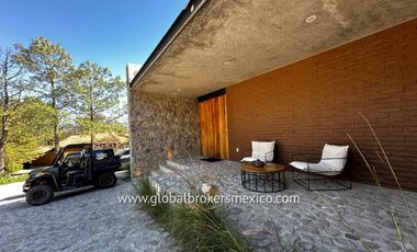 Lujosa Cabaña Amueblada en Venta! Fracc. Tapalpa Country Club, Jalisco