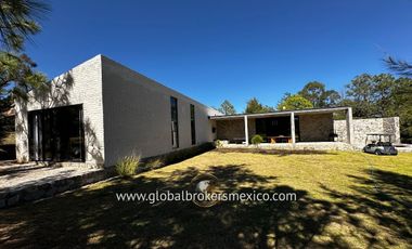 Lujosa Cabaña Amueblada en Venta! Fracc. Tapalpa Country Club, Jalisco