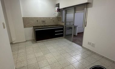 Departamento de dos ambientes a 300 metros del mar en Santa Teresita - Calle 3 y 44 al 288