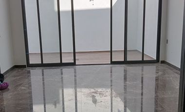 Estrena casa en renta en La Cima coto G