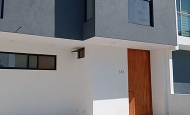 Estrena casa en renta en La Cima coto G