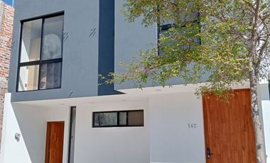 Estrena casa en renta en La Cima coto G