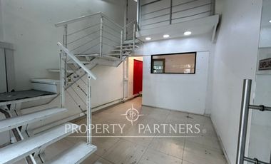 Excelente local sector Alto Las Condes