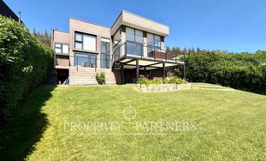 Moderna casa mediterránea en Pingueral