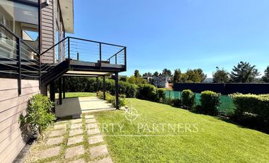 Moderna casa mediterránea en Pingueral