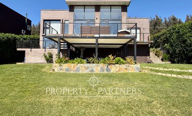 Moderna casa mediterránea en Pingueral