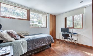 Excelente casa mediterránea en Manquehue Oriente