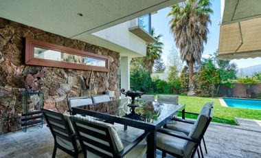 Excelente casa mediterránea en Manquehue Oriente