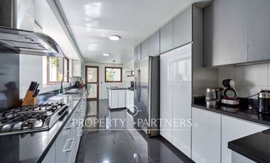 Excelente casa mediterránea en Manquehue Oriente