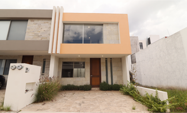 CASA EN VENTA EN CAÑADAS TRES MARÍAS