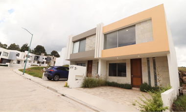CASA EN VENTA EN CAÑADAS TRES MARÍAS