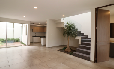 CASA EN VENTA EN CAÑADAS TRES MARÍAS