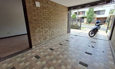 ARRIENDO de CASA RESIDENCIAL en LA ESTRELLA