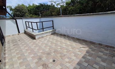 ARRIENDO de CASA RESIDENCIAL en LA ESTRELLA