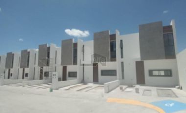 CASA EN VENTA AL NORTE EN RINCONADA DEL CARMEN