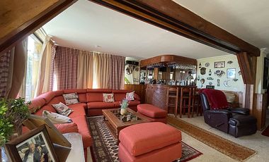 SE ARRIENDA HERMOSA CASA CON VISTA AL MAR (CÓD. 546)