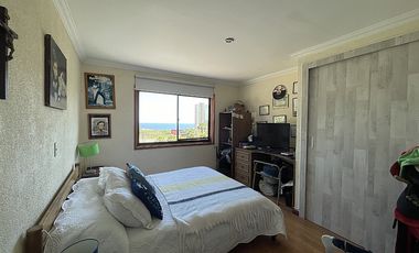 SE ARRIENDA HERMOSA CASA CON VISTA AL MAR (CÓD. 546)