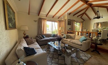 SE ARRIENDA HERMOSA CASA CON VISTA AL MAR (CÓD. 546)