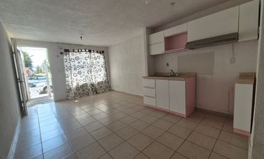 CASA EN RENTA DE UN PISO ZINACANTEPEC