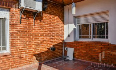 VENTA CASA 4 AMBIENTES CON PISCINA CLIMATIZADA Y QUINCHO EN LA MEJOR ZONA RESIDENCIAL DE RANELAGH