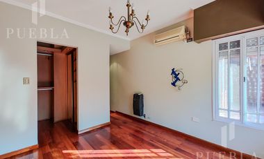 VENTA CASA 4 AMBIENTES CON PISCINA CLIMATIZADA Y QUINCHO EN LA MEJOR ZONA RESIDENCIAL DE RANELAGH