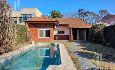 VENTA CASA 4 AMBIENTES CON PISCINA CLIMATIZADA Y QUINCHO EN LA MEJOR ZONA RESIDENCIAL DE RANELAGH