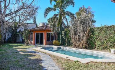 VENTA CASA 4 AMBIENTES CON PISCINA CLIMATIZADA Y QUINCHO EN LA MEJOR ZONA RESIDENCIAL DE RANELAGH