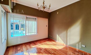 VENTA CASA 4 AMBIENTES CON PISCINA CLIMATIZADA Y QUINCHO EN LA MEJOR ZONA RESIDENCIAL DE RANELAGH