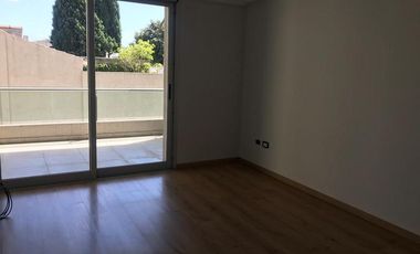 Departamento a la Venta de gran categoría de 2 Ambientes en la mejor calle de Adrogué
