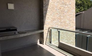 Departamento a la Venta de gran categoría de 2 Ambientes en la mejor calle de Adrogué