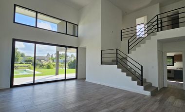 Casa en  venta en San Matías a la laguna 4 dormitorios pileta a estrenar 8187