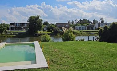 Casa en  venta en San Matías a la laguna 4 dormitorios pileta a estrenar 8187