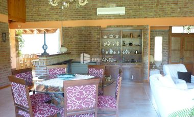 Casa - Venta - General Roca - Zona Residencial - C025