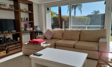 Casa 5 ambientes con una cochera Altos de Hudson I