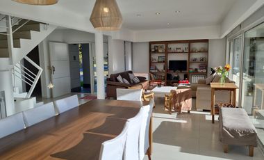 Casa 5 ambientes con una cochera Altos de Hudson I