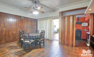 Casa olivos 4 ambientes cochera jardin pileta