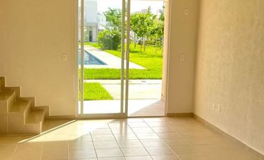 2 BD 1.5 BR Multi Level Home in Gated Community - Owner Financing Available!