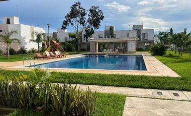 2 BD 1.5 BR Multi Level Home in Gated Community - Owner Financing Available!