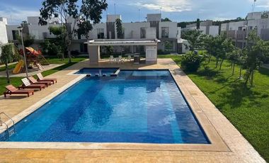 2 BD 1.5 BR Multi Level Home in Gated Community - Owner Financing Available!