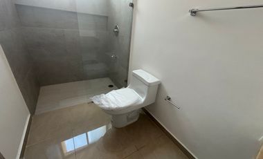 Casa en venta de 4 recámaras - Privada en Conkal