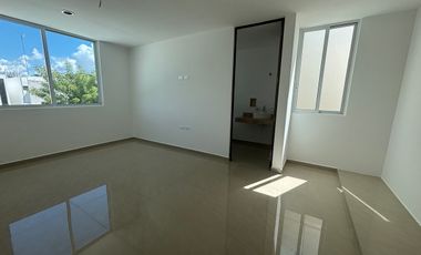 Casa en venta de 4 recámaras - Privada en Conkal