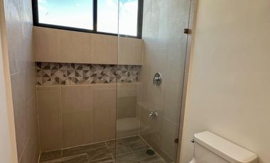 Casa en venta de 4 recámaras - Privada en Conkal